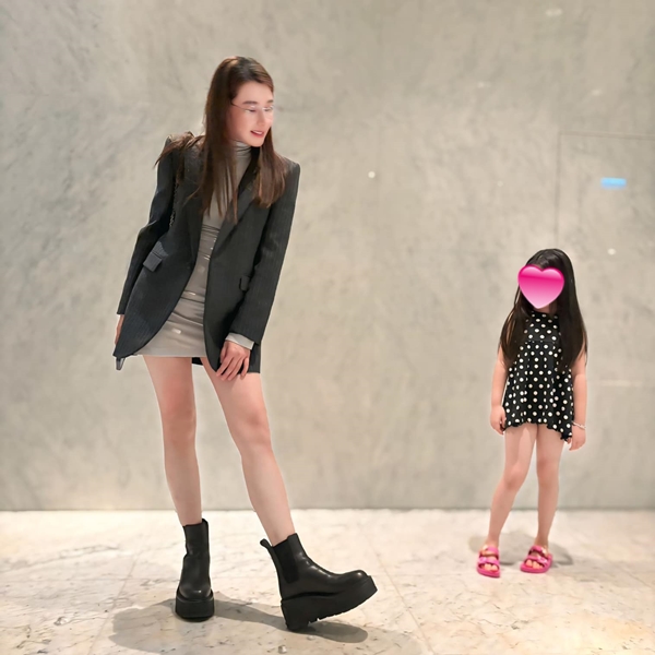 陳怡蓉和女兒
