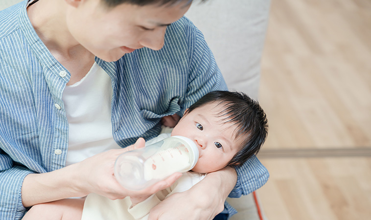 吸乳器怎麼挑？｜不浪費滴滴母乳，哺乳之路走得長久愉快，吸乳器收集滿滿的母愛