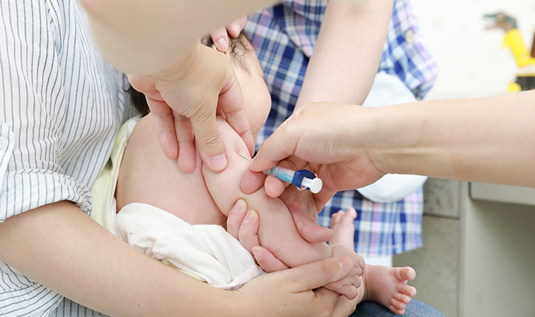 又打錯疫苗、又拿錯藥！兩天兩起家長嚇壞！衛福部呼籲：「三讀五對」很重要！