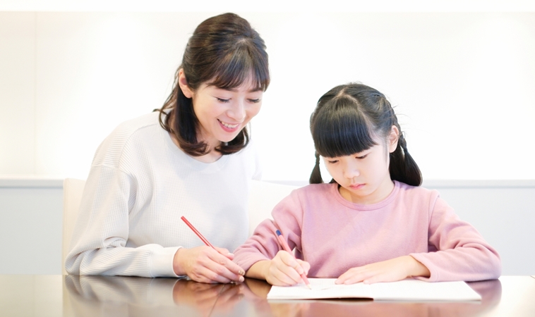 心理師媽媽的陪讀修練，陳彥琪：「父母情緒穩定，比完美陪讀更重要」，考前不抓狂的3個練習