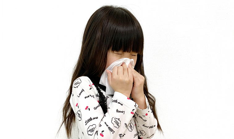 黑眼圈、揉鼻子不是沒睡飽？最新兒童過敏性鼻炎照護全攻略！