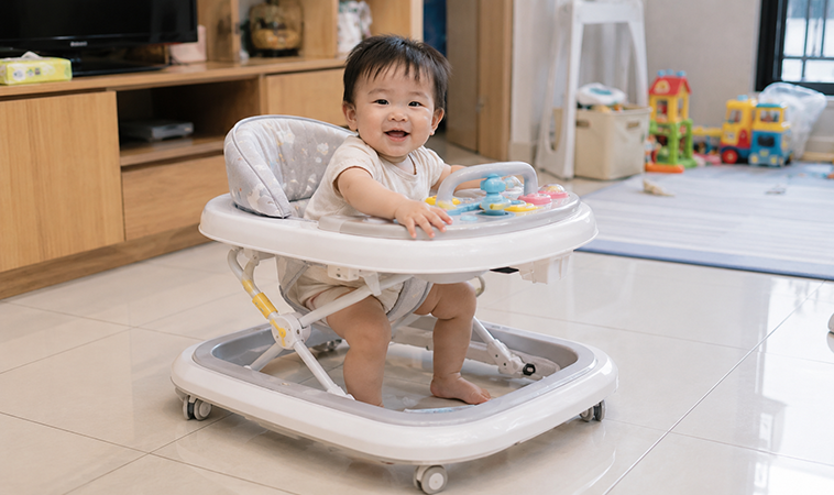 讓家長可以解放雙手的搖椅、彈跳椅和兒童推車，使用時間有上限嗎？