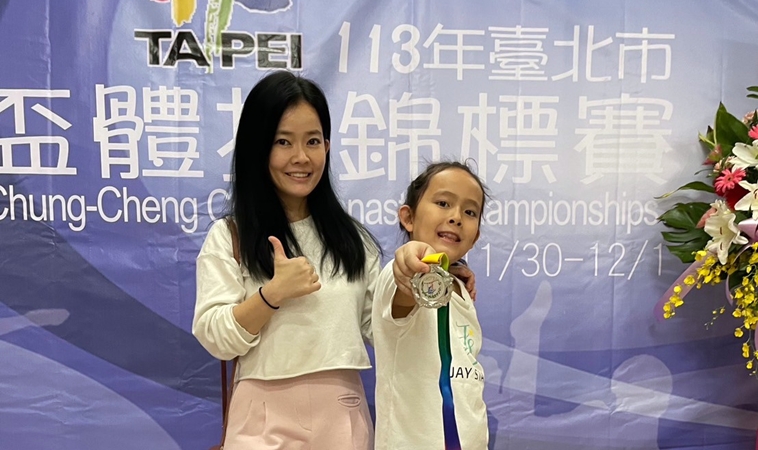一位18歲才想有手機的小孩！安東少玩3C、不補習，英文自學獲第一