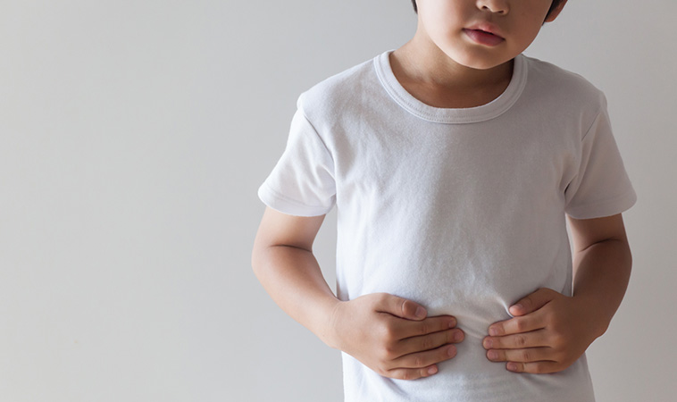 小兒腹痛別輕忽！醫師提醒「急性腹痛」症狀，出現6徵兆快就醫