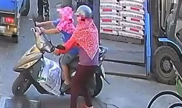 彰化7歲男童接送悲劇碎了無數父母心！機車未熄火、大型車死角，3個日常接送盲點你中了幾個？ 