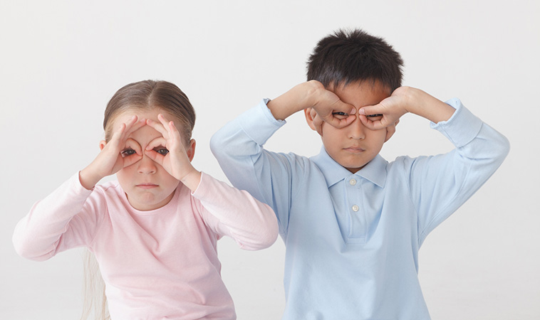 孩子第一次做眼睛檢查，家長小孩都緊張？爸媽可以先準備這5件事