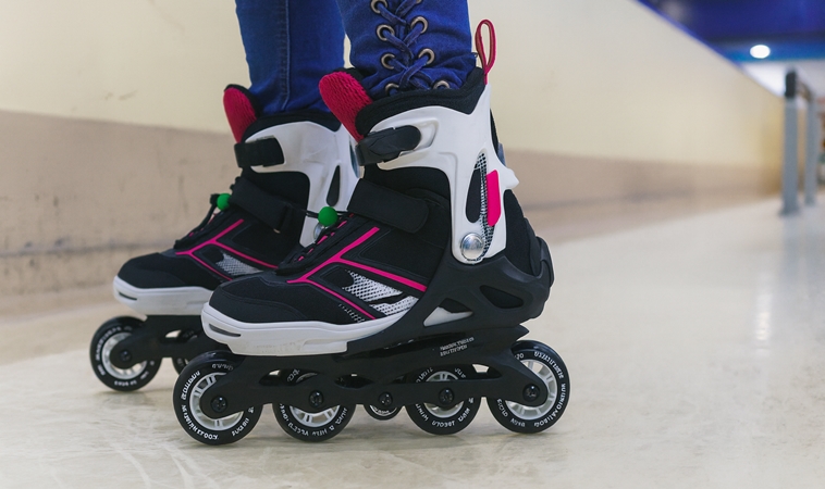 「糖果是教練給的，有碰到他的雞雞」 性犯罪累犯竟混入幼兒園當直排輪教練！