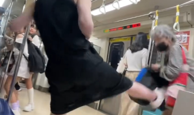 阿嬤逼讓座，男子反擊「一腳踹飛」！捷運優先席事件帶給爸媽的教育思考