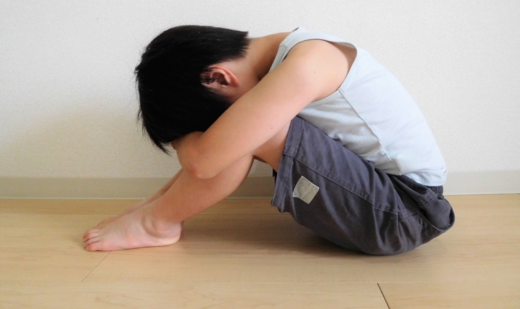 4天內兩起青少年墜樓！板橋14歲國中女生不明原因、非輔導個案，高危險群這樣引導