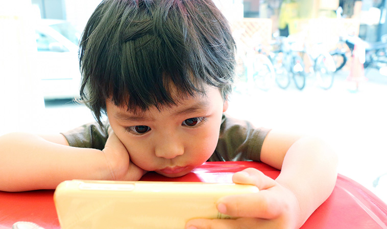 阿包醫師：數位洪流中聰明使用 3C，守護孩子大腦與身心發展