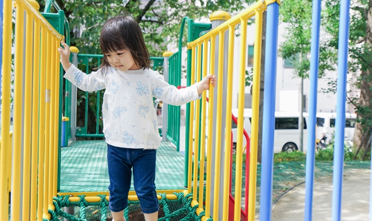 孩子不是膽小、粗心或故意不專心！感覺統合失調7大警訊，專家教你4重點判斷